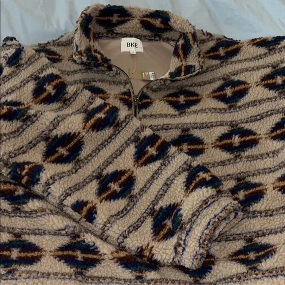 Women’s Beige Patterned Sweater - Picture 3 of 7